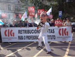 O profesorado substituto ten dereito a contrato de interinaxe cando cese no seu posto o docente titular da praza